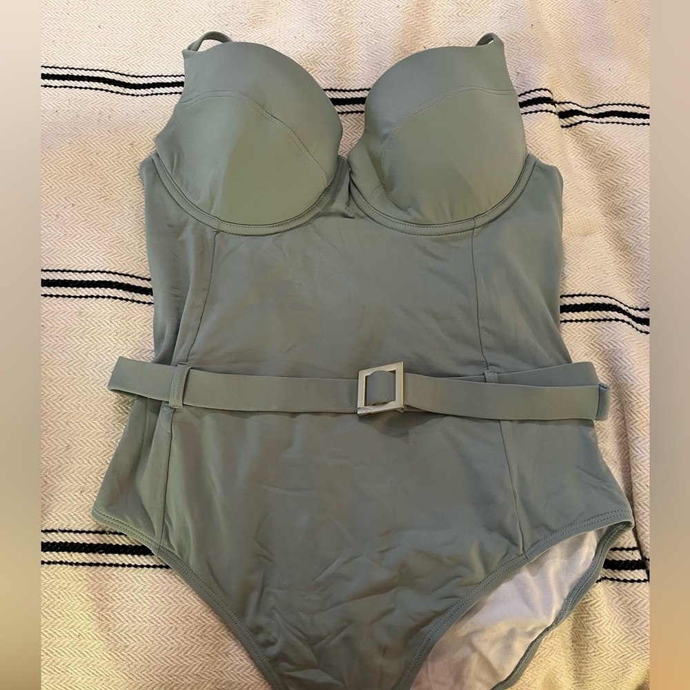 We wore what swim!!!!! Never worn but no tags one piece swim!